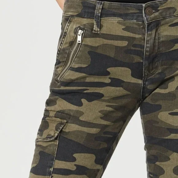 NWT Juliette Skinny Cargo In Military Camouflage - Picture 1 of 4
